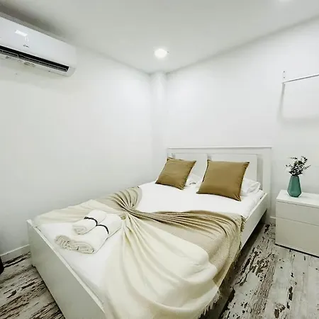 Апартаменти Charm In Alfama